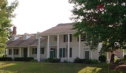 TailleDeNoyerHouse